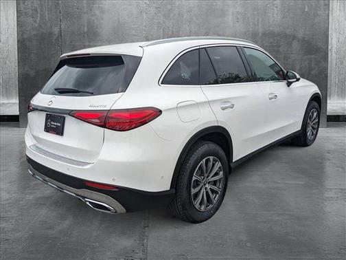 2025 Mercedes-Benz GLC 300 4MATIC