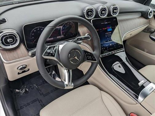 2025 Mercedes-Benz GLC 300 4MATIC
