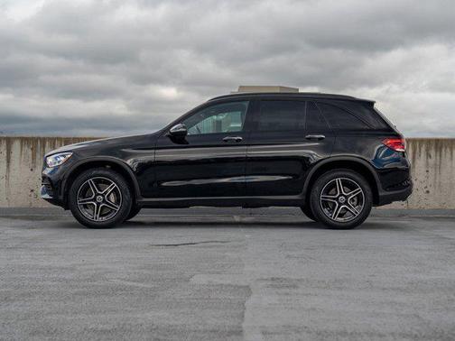 Black 2022 Mercedes-Benz GLC 300 4MATIC