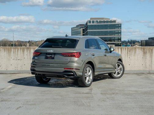 Chronos Gray Metal 2020 Audi Q3 45 S line Premium