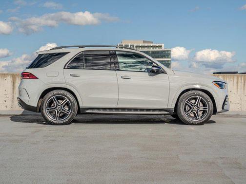 MANUFAKTUR Alpine Grey 2026 Mercedes-Benz GLE 450 4MATIC