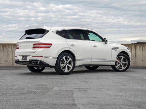 Uyuni White 2021 Genesis GV80 3.5T