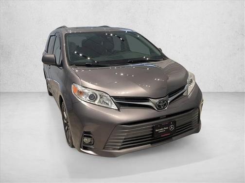 2019 Toyota Sienna XLE