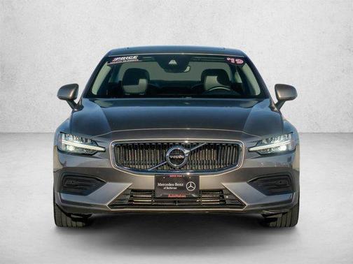 Birch Light Metall 2019 Volvo S60 T6 Momentum
