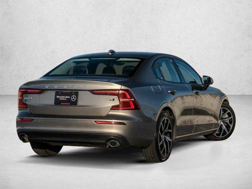 Birch Light Metall 2019 Volvo S60 T6 Momentum
