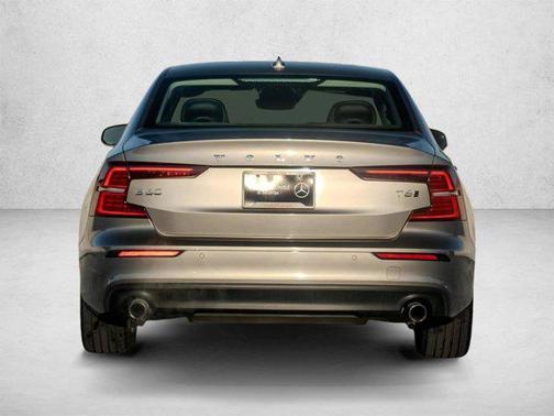 Birch Light Metall 2019 Volvo S60 T6 Momentum