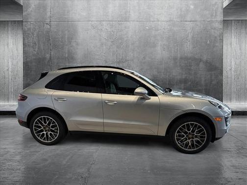 2017 Porsche Macan Base