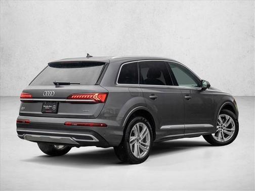 2022 Audi Q7 55 Premium Plus