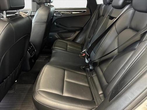 2018 Porsche Macan Sport Edition