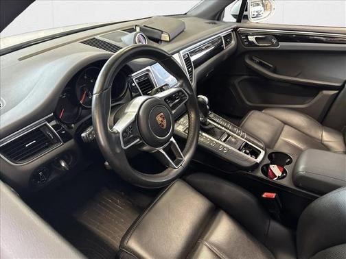2018 Porsche Macan Sport Edition