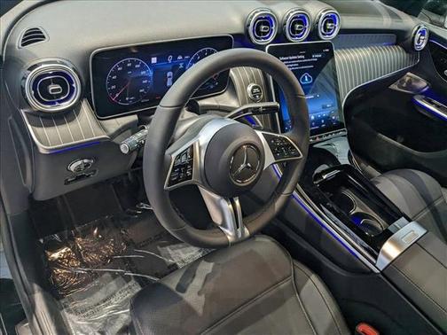 2025 Mercedes-Benz GLC 300 4MATIC
