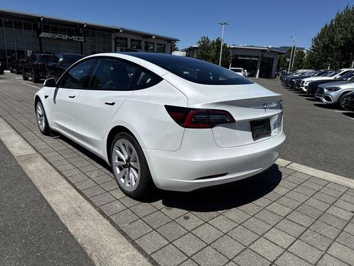 Pearl White Multi-Coat 2022 Tesla Model 3 Long Range
