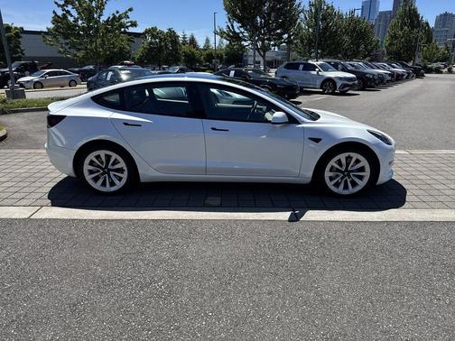 Pearl White Multi-Coat 2022 Tesla Model 3 Long Range