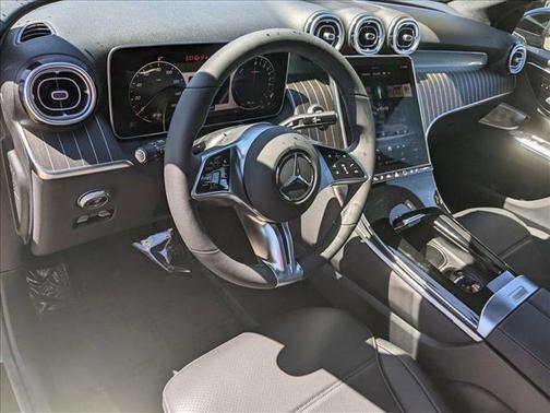 2025 Mercedes-Benz GLC 350e Base