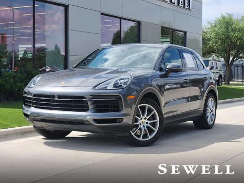 Quartzite 2023 Porsche Cayenne