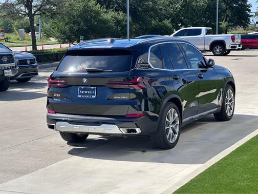 Black Sapphire Metallic 2025 BMW X5 PHEV xDrive50e