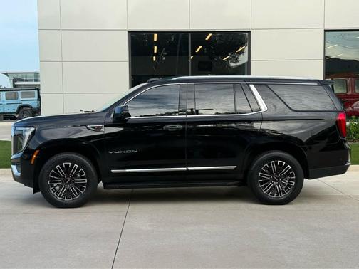 Onyx Black 2025 GMC Yukon Elevation