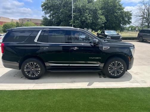 Onyx Black 2025 GMC Yukon Elevation
