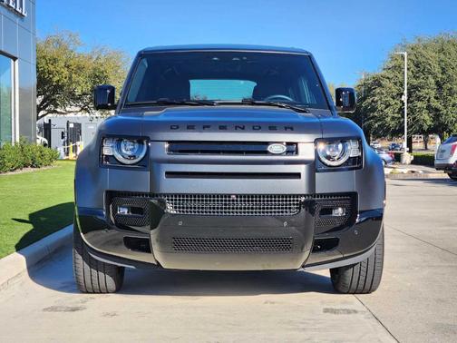 2024 Land Rover Defender P400 X-Dynamic SE