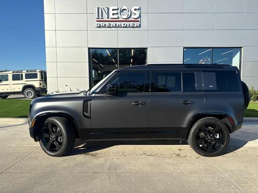 2024 Land Rover Defender P400 X-Dynamic SE