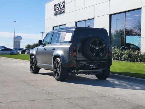 2024 Land Rover Defender P400 X-Dynamic SE