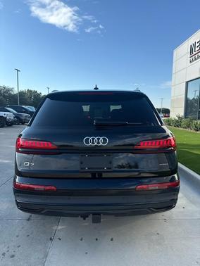 2023 Audi Q7 45 Premium Plus