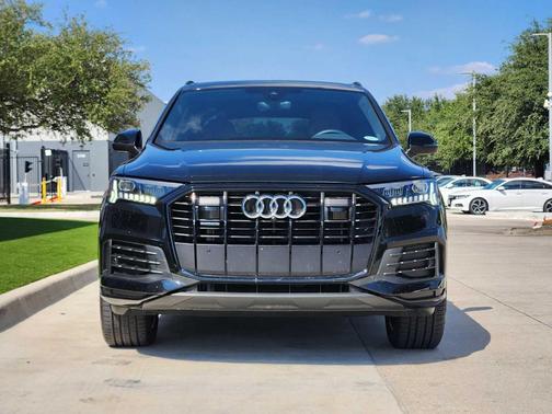 2023 Audi Q7 45 Premium Plus