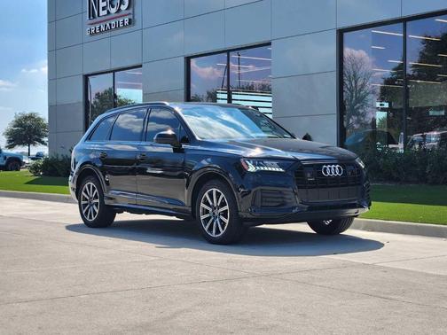 2023 Audi Q7 45 Premium Plus