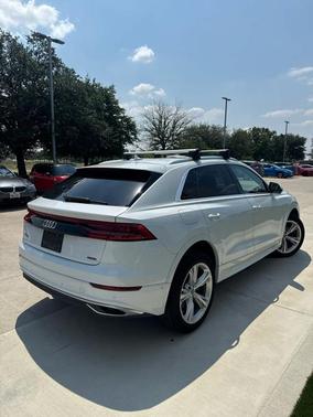 2022 Audi Q8 55 Premium Plus