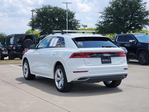 2022 Audi Q8 55 Premium Plus