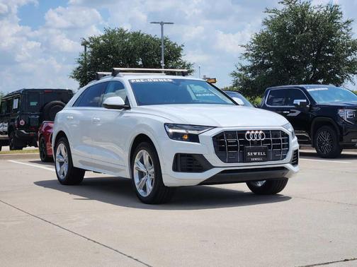 2022 Audi Q8 55 Premium Plus