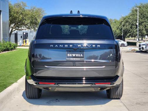 2025 Land Rover Range Rover P400 SE