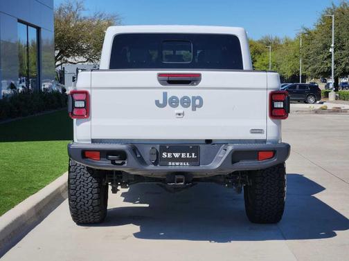 2022 Jeep Gladiator Overland