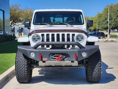 2022 Jeep Gladiator Overland