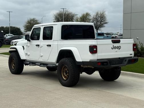 2022 Jeep Gladiator Overland