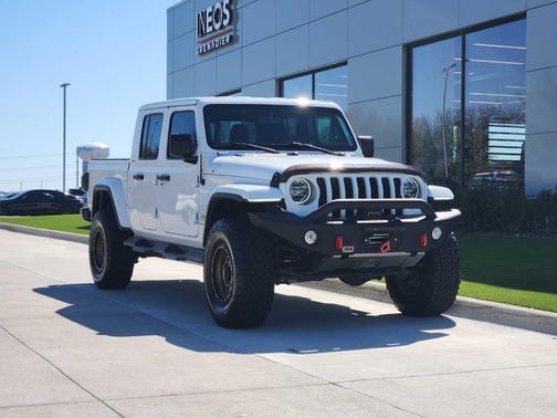 2022 Jeep Gladiator Overland