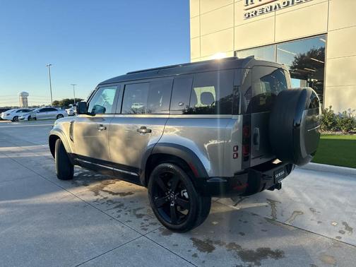 2023 Land Rover Defender 110 X-Dynamic SE