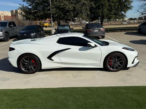 2025 Chevrolet Corvette Stingray w/2LT