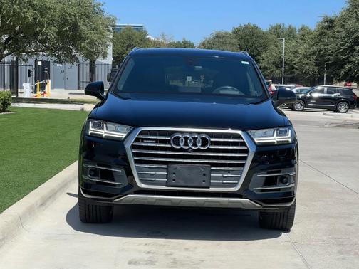 Night Black 2018 Audi Q7 3.0T Prestige