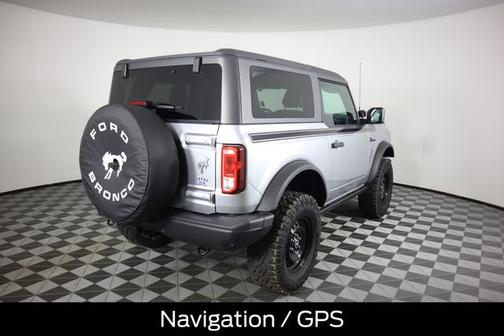 ICONIC SILVER METALLIC 2021 Ford Bronco BLACK DIAMOND