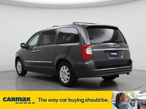 2016 Chrysler Town & Country Touring L