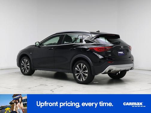 2017 INFINITI QX30 Premium