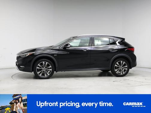 2017 INFINITI QX30 Premium