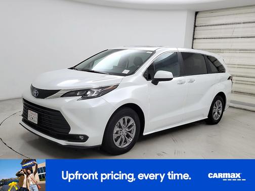 2025 Toyota Sienna XLE