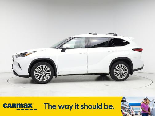 2022 Toyota Highlander Hybrid Platinum