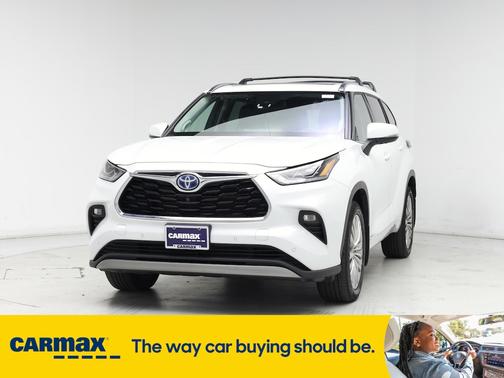 2022 Toyota Highlander Hybrid Platinum