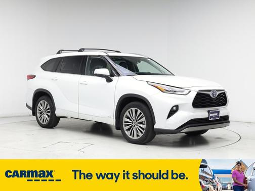 2022 Toyota Highlander Hybrid Platinum