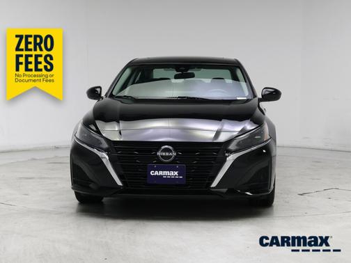 Black 2023 Nissan Altima SV