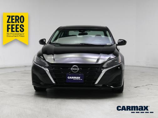 Black 2023 Nissan Altima SV