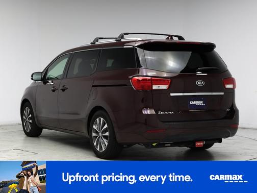 Red 2018 Kia Sedona SX